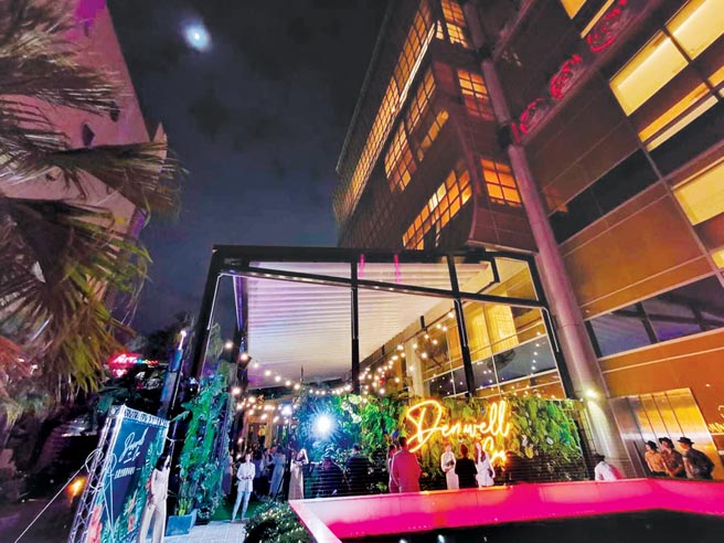 典华全新打造轻奢古堡风户外空间，让民眾下雨也不用担心。图／业者提供