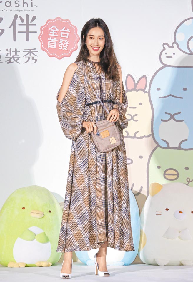 隋棠昨背着「角落小伙伴」侧背包出席童装秀。（伊林娱乐提供）