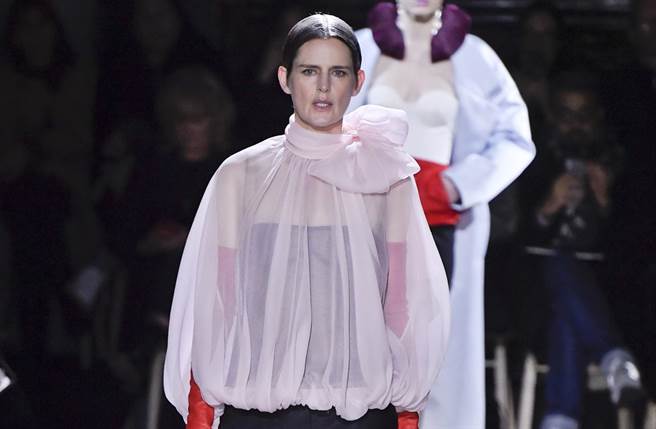 Stella Tennant最后一场时装秀。(图／达志影像)