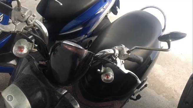 林姓员警酒驾拒测，骑乘的机车遭警方查扣。(林和生摄)