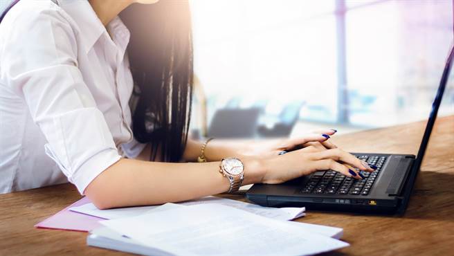 不少人都希望能一举考上公务员求个铁饭碗。（示意图／达志影像）