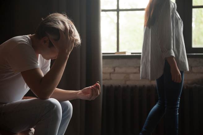 一位人夫發現妻子一夜未歸，兩人大吵一架後，妻子竟搞消失5年，完全斷絕聯繫。（示意圖／Shutterstock）