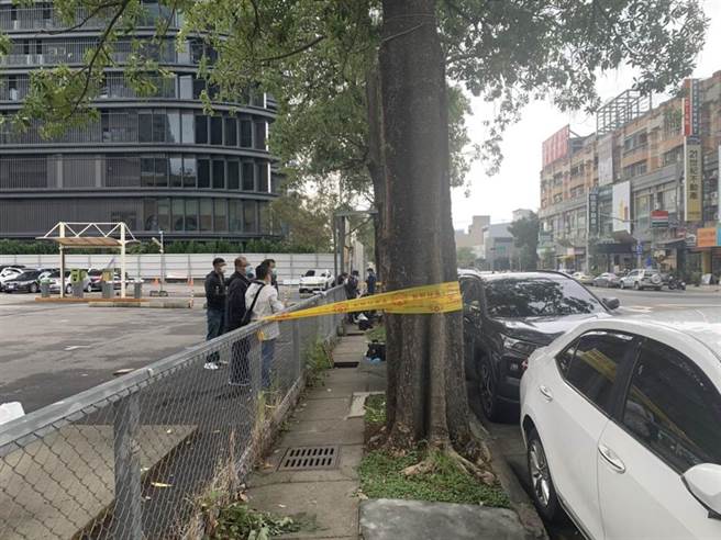 中市七期一处排水沟发现男尸，警方正调查死因（民眾提供／卢金足台中传真）
