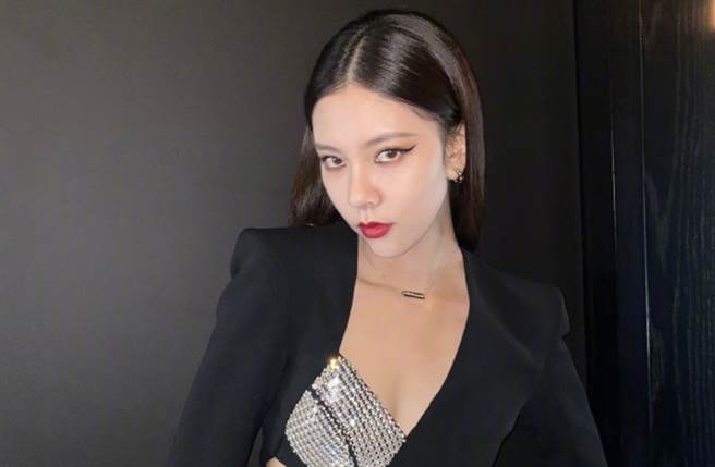 25歲大陸女星宋妍霏近日與鹿晗、吳磊合作主演的青春熱血勵志劇《穿越火線》走紅。（圖／摘自微博@Cecilia宋妍霏）