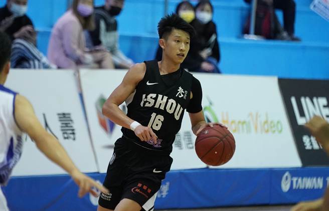义守大学陈品铨今天飙进5记三分球，进帐20分，助队轻取北市大学。（大专体总提供）