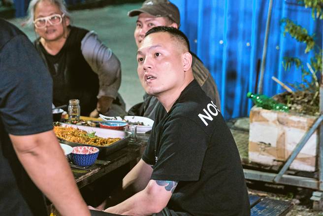 玖壹壹在第二集中前往蘭嶼尋人。（混血兒娛樂提供）