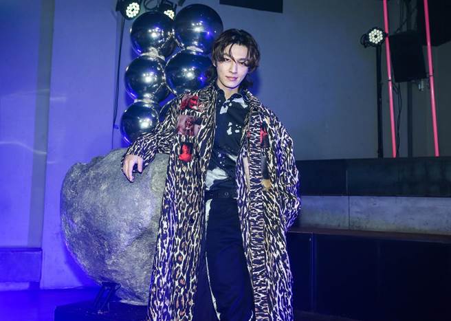 炎亚纶认过去火爆自亏「封键盘」害怕看网友私讯