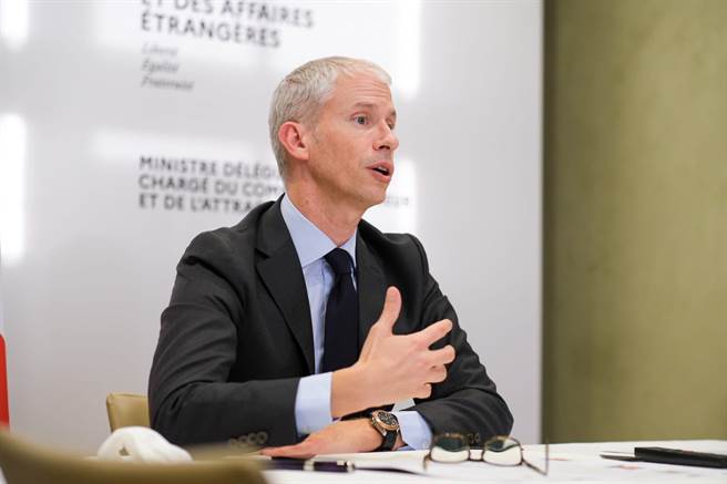 法国外贸部长里斯特表示，在《中欧全面投资协定》谈判问题上，如果没有获得中国大陆关于废除强迫劳动的足够承诺，巴黎不会支持欧盟谈判达成的协议。(图／推特@franckriester) 