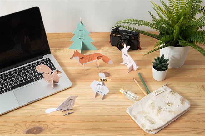 Melvita蜜葳特满额NT.3,800送好礼，将可爱的动物化为2021主题月历，可爱模样绝对深受大小朋友喜爱，更适合上班族摆放于桌上当作疗癒小物。（图／品牌提供）