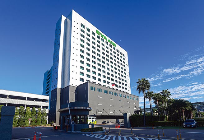 長榮航空南崁大樓。（陳麒全攝）