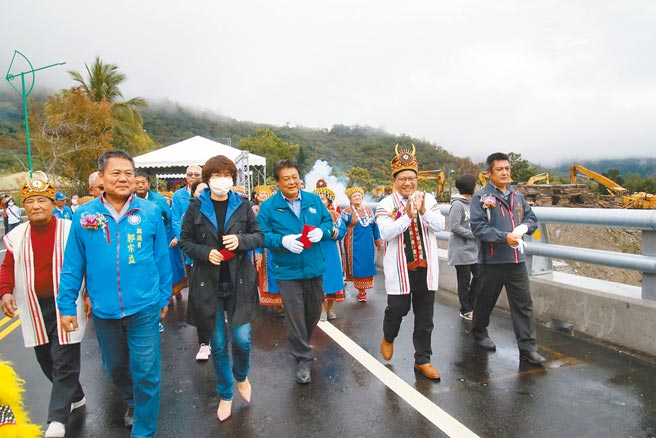 台东县延平乡红谷桥改建工程完工，23日举行通车典礼。（台东县政府提供／庄哲权台东传真）