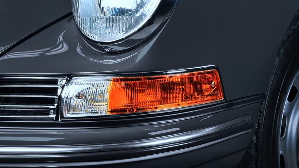 保时捷 Classic开始供应1968年以后经典911尾灯与方向灯