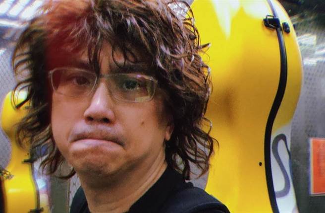 486先生曝员工年终2个月+千万分红。（图／486先生脸书）