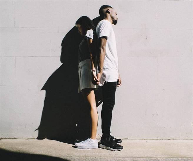 不性愛就心不安！難道是有性成癮嗎？心理諮商師從深層心理面向分析。(示意圖/Unsplash)