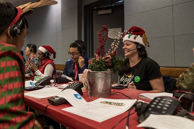 由美國和加拿大組成的北美航太防衛司令部（NORAD）宣布今天將一如過去65年，照常追蹤耶誕老人行蹤。(圖/美聯社)