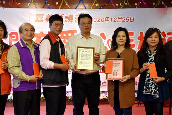 今年多家企业、24个农渔民、团体共捐助45万元和多样物资。（吕妍庭摄）