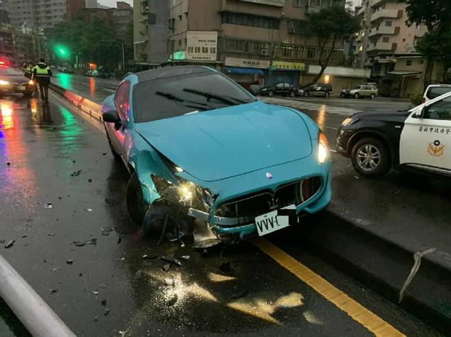 王男肇事逃逸后，被网友起底是富二代。（翻摄照片／林郁平台北传真）