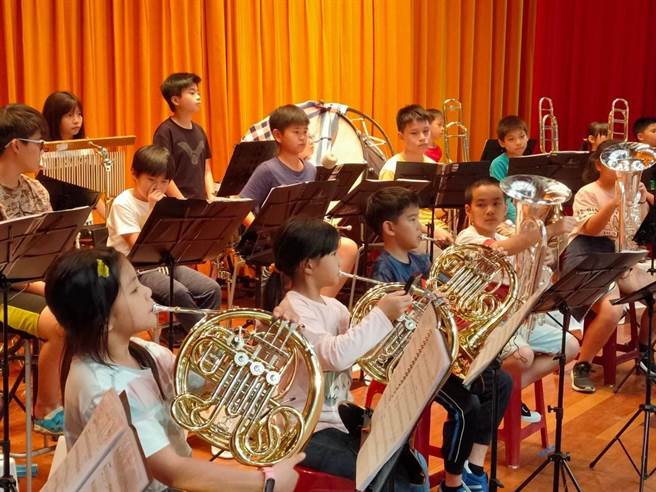 新北市学生音乐比赛成绩揭晓，新北市光復国小管乐团拿下特优成绩，取得全国赛门票。（光復国小提供）