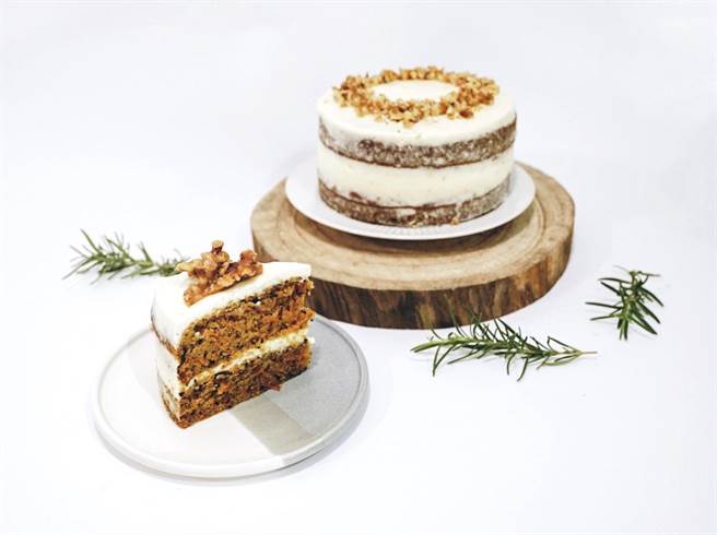 丽晶快闪Neighbors Cafe_店内主打红萝卜蛋糕，6吋750元、1片170元。（丽晶精品提供）