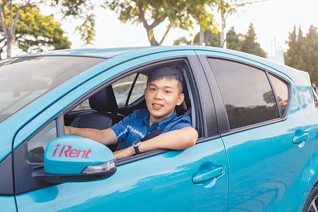 因着iRent APP改版，民眾用手机操作更为方便，汽车同站租还可一键秒查可租用车辆，加速预约租车效率。图／业者提供