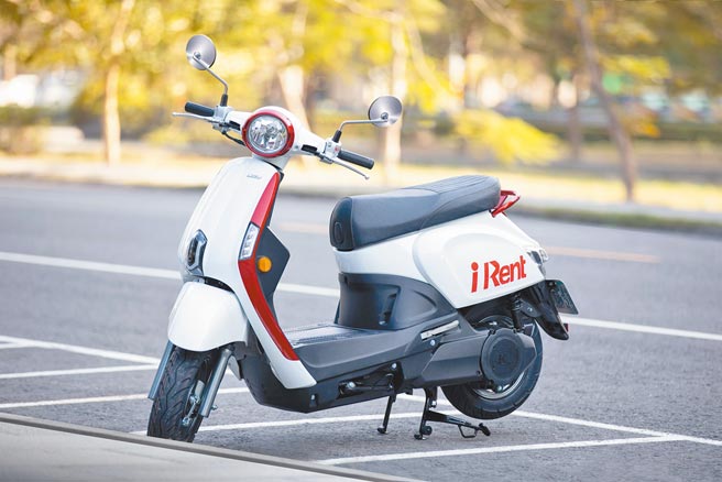 iRent引领共享车潮流，以提供便利的24小时自助租车服务赢得超过60万会员支持。图为iRent提供承租的电动机车。图／业者提供