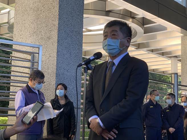 卫福部长陈时中陪同行政院长苏贞昌视察乌来检疫所。