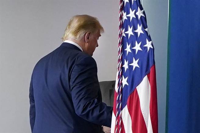 据《今日美国》报与萨福克大学民调指出，50%美国人预测，川普会被歷史评价为「失败」总统。（美联社）