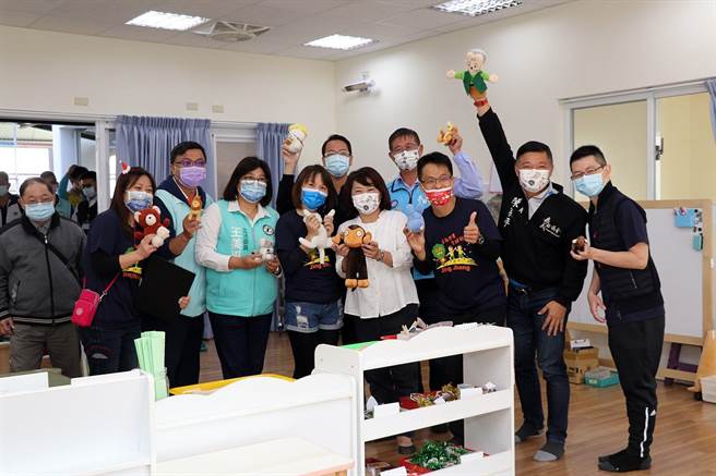 嘉義市精忠國小附設幼兒園教室布置溫馨巧致。（嘉義市政府提供）