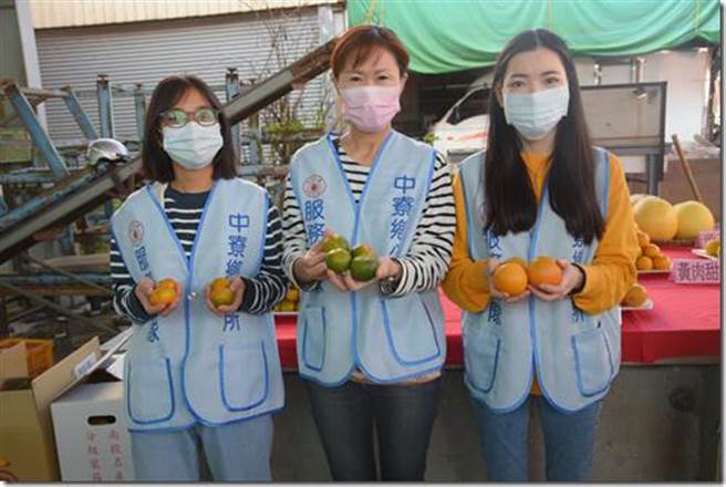 26日中寮乡公所举办柳橙节活动，推广在地柳丁、柑橘类水果。（南投县政府提供／黄立杰南投传真）
