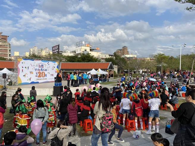 竹北市人口破20万人，竹北市公所26日举办庆祝活动。（庄旻静摄）
