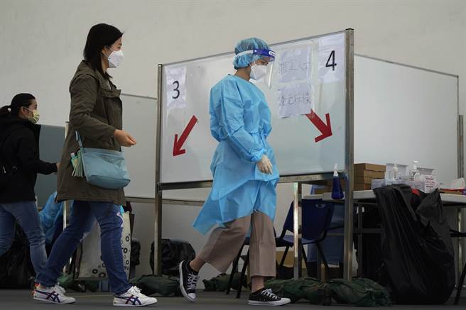 香港基督教聯合醫院爆發新冠肺炎群聚感染，至今共15人確診。(示意圖/美聯社)