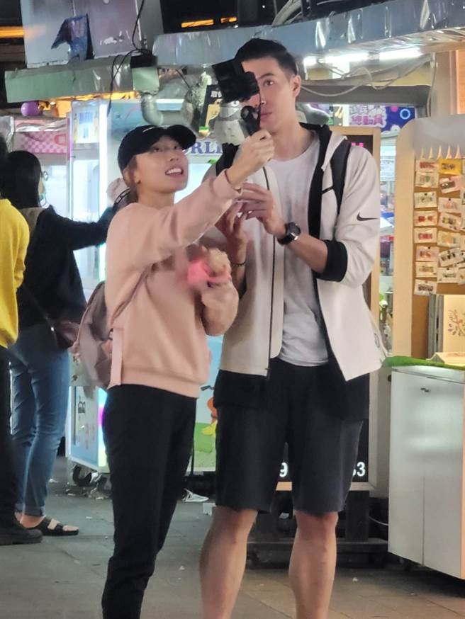 錦榮女友外型清秀。(游定剛攝)