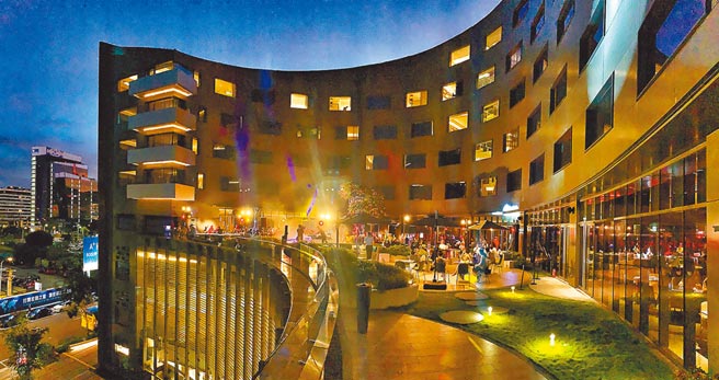 台北大直英迪格酒店考量防疫，率先宣布停辦跨年派對。（台北大直英迪格酒店提供）