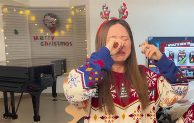 邓紫棋收到男友的礼物，惊喜到大哭。（图／IG@邓紫棋）