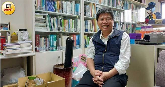 政治大学教授徐世荣说，铁路东移的主要目的就是土地开发。（图╱宁其远摄）