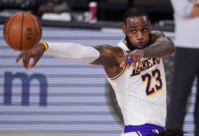 詹姆斯确实具备如此自夸的足够实力或本钱。(美联社)