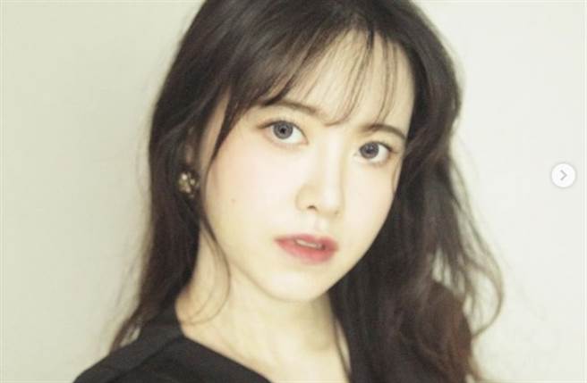 具惠善公开手机画面，在录影跳出讯息，出现「金宰胜」这名字，爆出离婚后有了新恋情。(翻摄自具惠善IG)