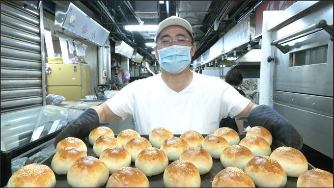 黄正清在外打拼多年后还是在市场寻觅到温暖的避风港。(摄影/邱子轩)