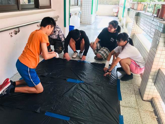 参与学生都可以提出自己的意见和想法，进而产生对滚球的兴趣。（基隆市政府提供／陈彩玲基隆传真）