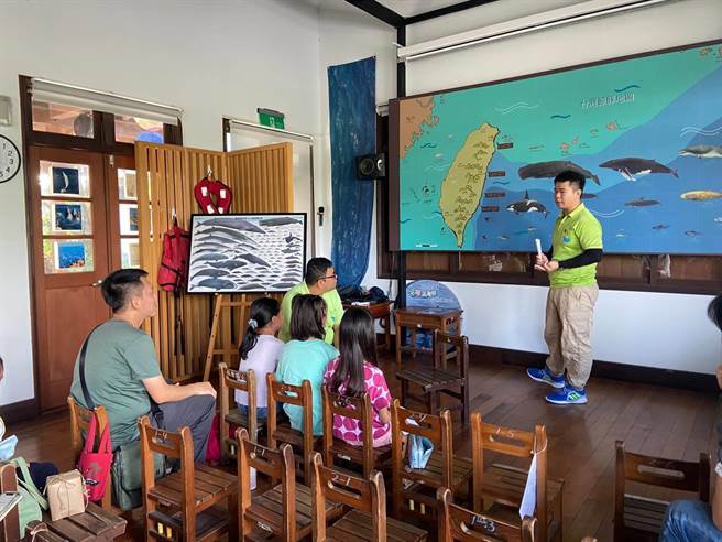 野望国际自然影展是关注生态、动物与环境的人必看影展之一，今年在台播映第10年，其中6部将在花莲鲸过多罗满文化馆放映，元旦假期连续3天、每天2场次，民眾可免费入场观看，配合防疫全程须佩戴口罩。 （花莲鲸过多罗满文化馆提供／罗亦晽花莲传真）