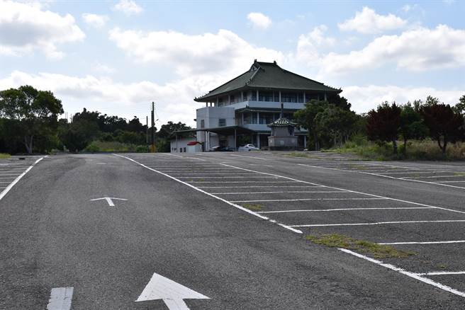 后龙镇新建第2纳骨塔将在旧的聚福堂右前侧空地兴建。（谢明俊摄）