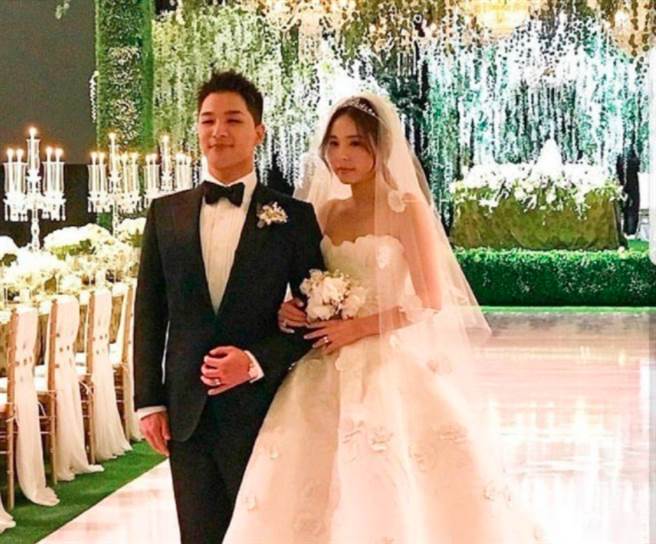 太阳和闵孝琳也藉此公开恋情，承认已经交往2年，并在2018年2月3日结婚。(图/ 摘自IG)