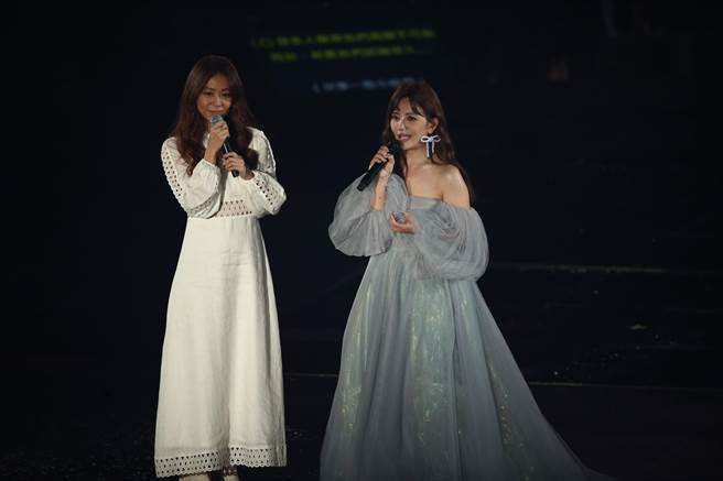 梁静茹今邀陈绮贞同台合唱。（粘耿豪摄）