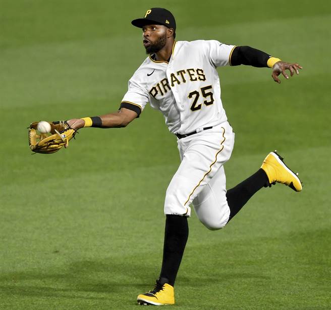 海盗队波兰柯返国参加冬季联盟，不料却发生手腕骨折的意外。（美联社资料照）