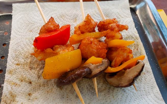 近日黄秋生他们的餐车在南部，他也主动晒出他们制作的美食照和心得，引起粉丝暴动。(图/ 摘自黄秋生脸书)