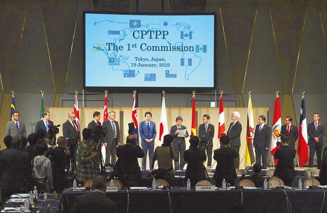 大陆开始研拟加入CPTPP策略，我国则已经准备多年，12项对应法规已有8个完成修法。但以CPTPP加入10程序来说，我们仍处在第一个「向会员国表达兴趣」阶段，难以往前。（美联社）