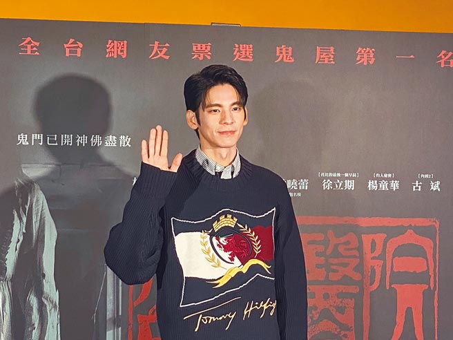 林柏宏昨担任一日店长为电影造势。（海乐影业提供）