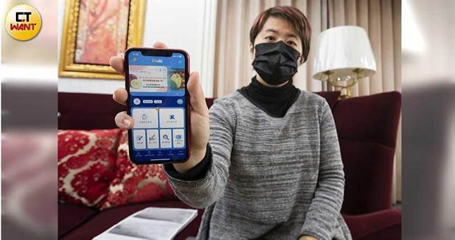 吴小姐近期未从他国购买商品，海外包裹实名认证软体「EZWAY」却显示她每天至少有3笔进口资料，一查才发现自己成为报关行人头。（图／黄威彬摄）