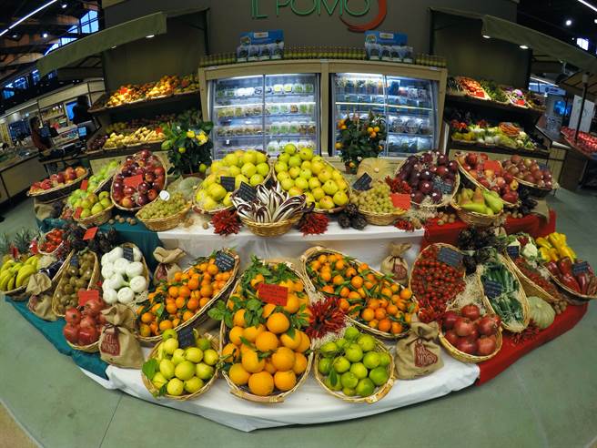 想吃蔬果帮助消化顺畅，但医师点名含籽类的水果，有可能因为吃法而更难消化。(示意图/Unsplash)