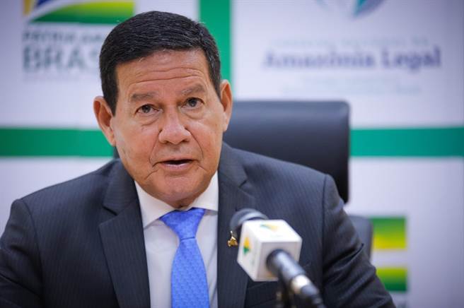 巴西副总统办公室27日证实，巴西副总统莫劳（Hamilton Mourão）确诊新冠肺炎，他将在官邸进行隔离。（图／撷取自莫劳官方推特）